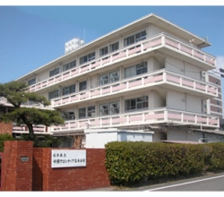 岐阜県立華陽フロンティア高等学校の校舎