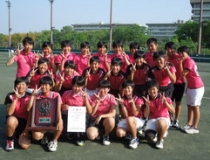 スポーツで表彰される菊華高等学校の生徒