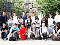 長尾谷高等学校の生徒の集合写真