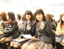 ルネサンス大阪高等学校の女子生徒