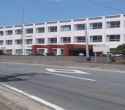和歌山県立紀の川高等学校の校舎