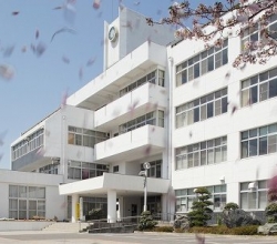 徳島県立徳島中央高等学校の校舎