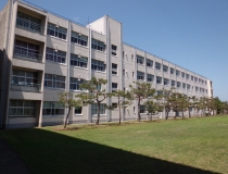 山形県立鶴岡南高等学校の校舎