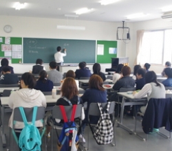 水戸平成学園高等学校の先生と生徒