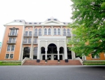 国際高等学院の校舎